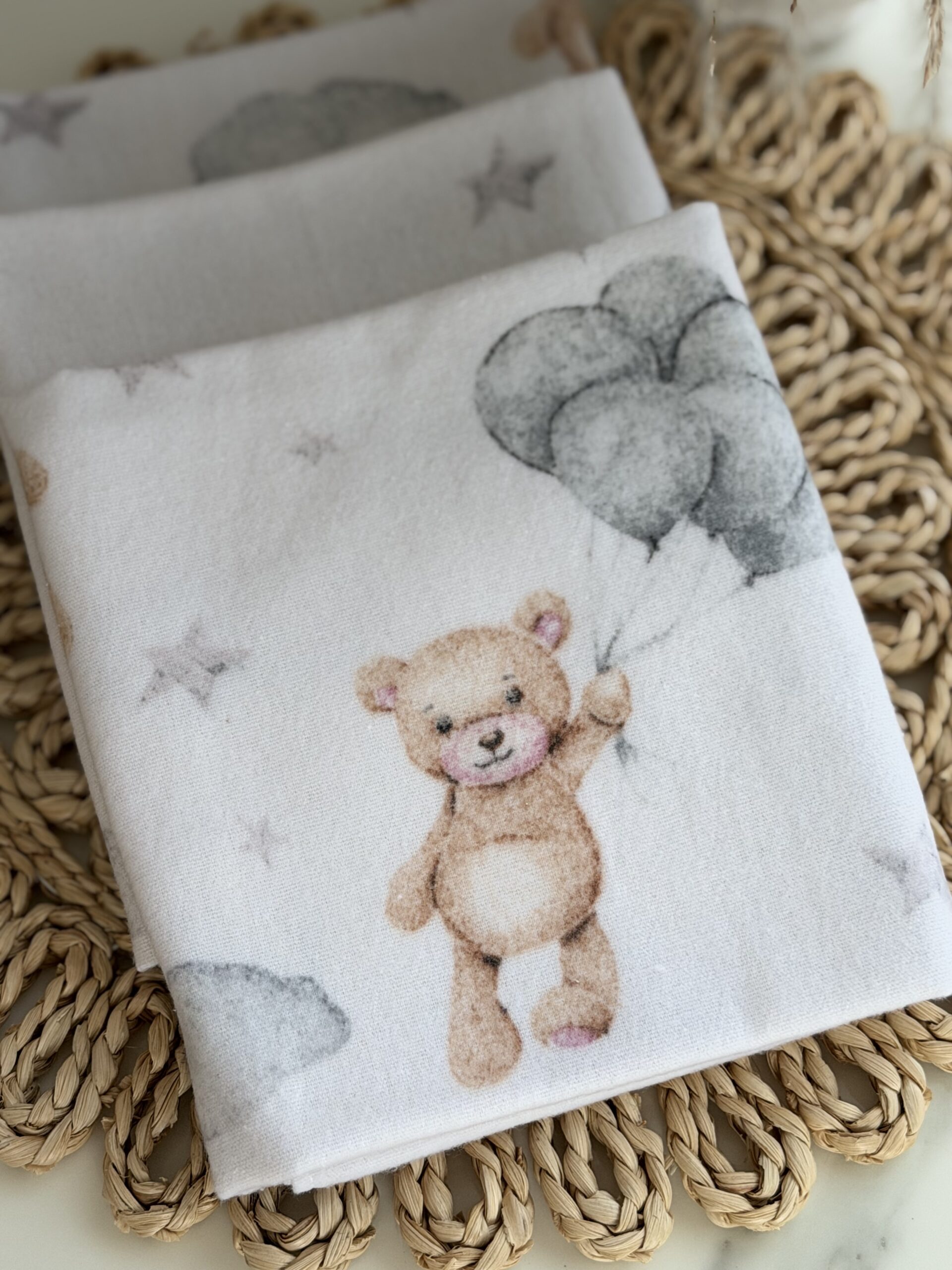 Flaneliniai vystyklai kūdikiams – Meškiukai su balionais 50x75cm - Image 2