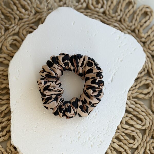 MINI Armani šilko gumytė (Leopardinė)