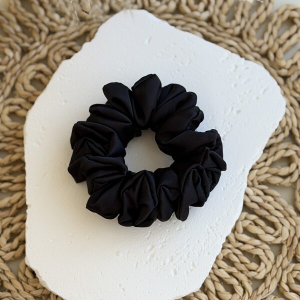 MIDI Armani šilko gumytė (Juoda)