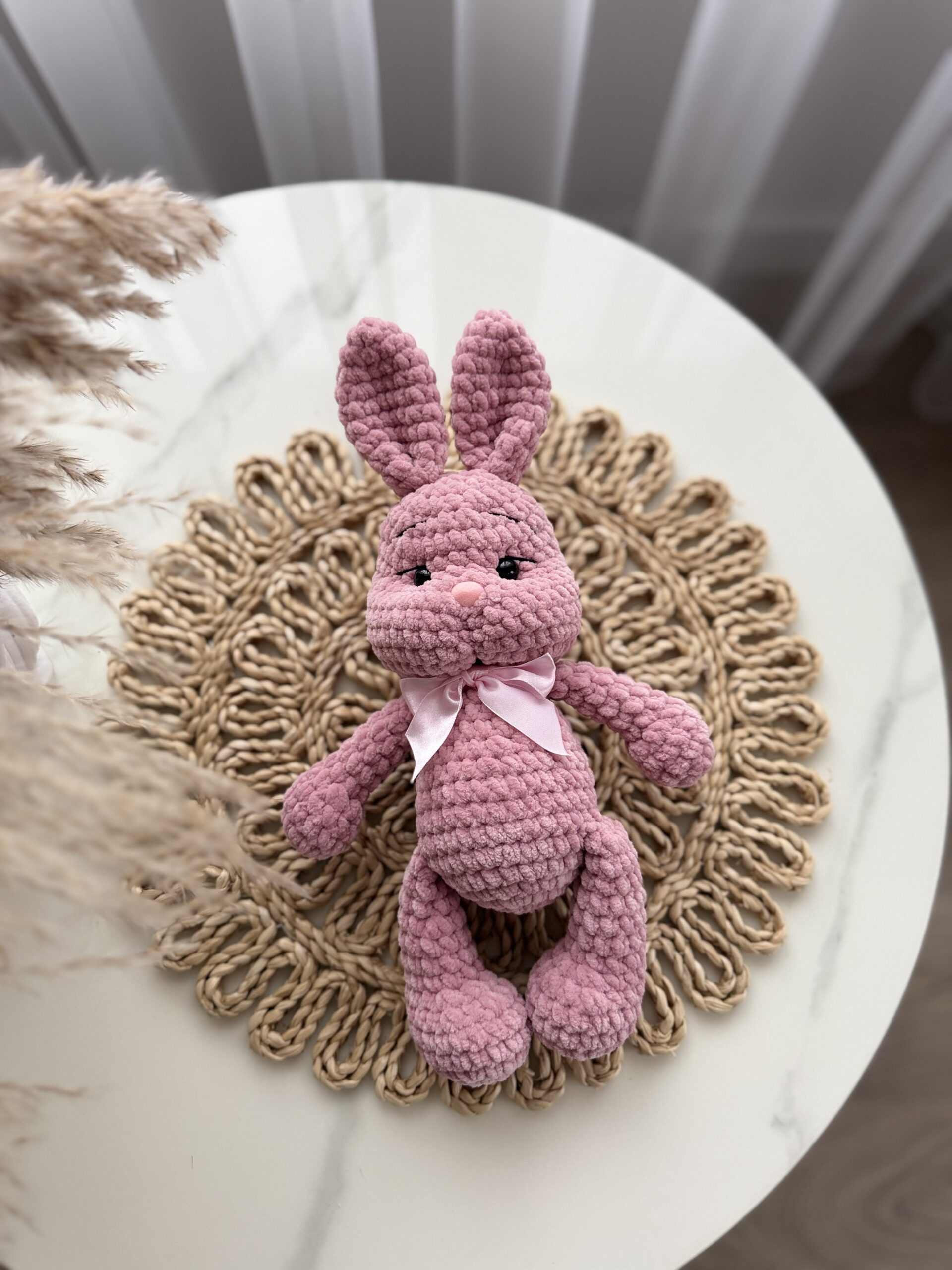 Mini zuikutis pelenu rožinis su rožiniu kaspinu - Image 3